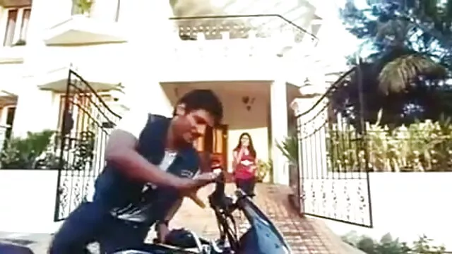மார்பளவு பொன்னிறம் தனது ஆங்கிலம் sex மாமியின் படம் டாங்கை விழுங்குகிறது