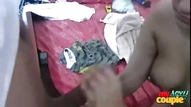 ஹாட் லிண்டா லெக்லேர் ஒரு தீவிரமான முகம் விளையாட தமிழ் செக்ஸ் பெறுகிறார்