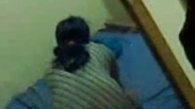 அற்புதமான அழகி ஆங்கிலம்-ஹிந்தி xxx ஹாட்டிக்கு சோலோ புஸ்ஸி நாடகம்