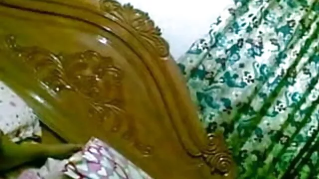 சன்னி பீ, தமிழ் செக்ஸ் 3 வேண்டும்.