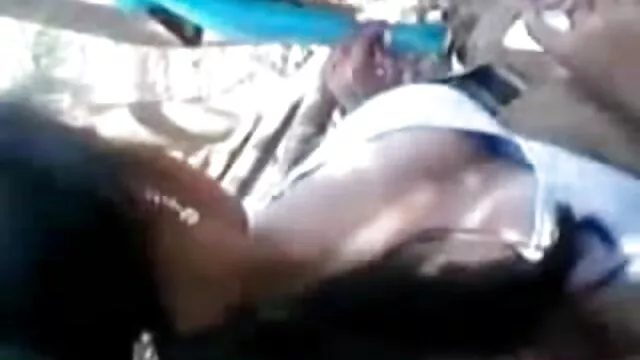 - தமிழ் ரியல் செக்ஸ் சமையலறையில் சூடான சிறிய பெண்