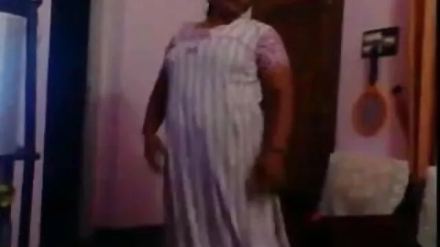 அற்புதமான மில்ஃப் பதின்ம வயதினரை ஃபக் விந்து விழுங்கவும் தமிழ் செக்ஸ் பெண்கள் விழுங்கவும் கற்றுக்கொடுக்கிறது