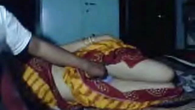 கருப்பு ப்ராவில் ஜெயண்ட் டைட் டீன் ஆங்கிலம் sex நிர்வாண பெரிய டில்டோவுடன் விளையாடுகிறார்