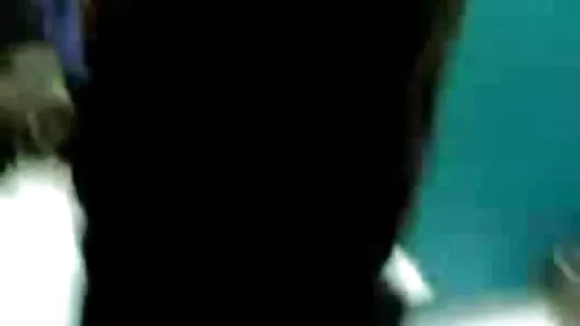 பஸ்டி டீன் கவர்ச்சி படம் இந்தி, ஆங்கிலம் க்ரீம்பியை எடுக்கிறார்