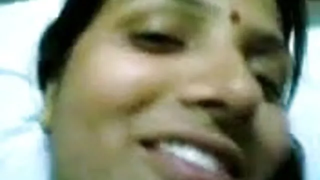 ஒரு ஆங்கிலம் bp xxx களியாட்டத்தில் ஐந்து பெண்களுடன் ஒரு மகிழ்ச்சியான பையன்
