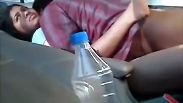 மில்ஃப் டில்டோ தனது ஜிபில்களில் மாமியின் ஆங்கிலம் sexy கம் முடியும்