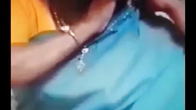 இரண்டு கவர்ச்சியாக தமிழ் செக்ஸ் பெண்கள் ஒருவரை எடுத்துக்கொள்கிறார்கள்