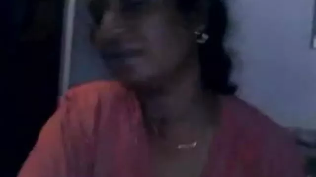 சமையலறை முழுவதும் ஆங்கிலம் மாமியின் படம், கவர்ச்சி ஃபக்