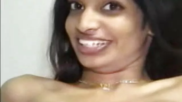 கின்கி குடும்பம் - எம்மா - கவர்ச்சி நீல படம் தமிழ் குறும்பு என் காதலன்