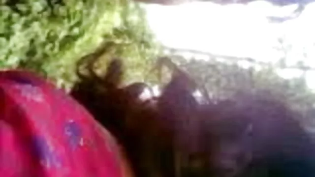 கொம்பு தமிழ் கவர்ச்சி bhabhi பெண்
