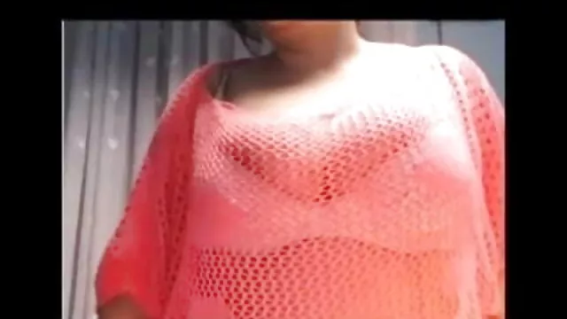பெண் காரில் தமிழ் செக்ஸ் ஏறுகிறாள்
