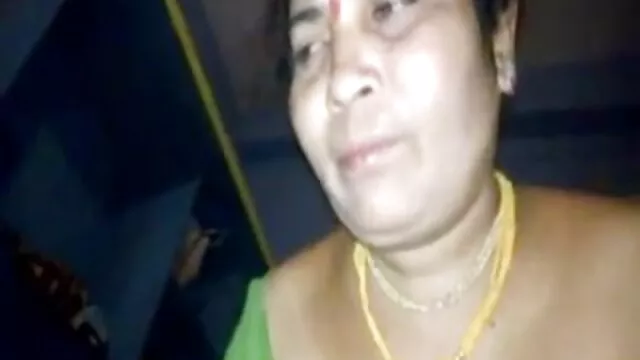 மகள்கள் பிரிட்டிஷ் முதிர்ந்த அழுகும்