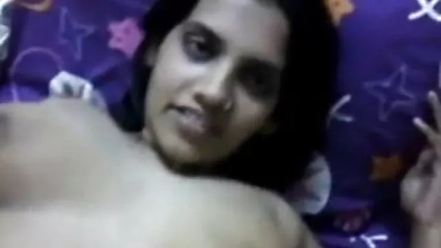 மியா கலீஃபா - இளம் மற்றும் அழகான மியா கலீஃபா ஜூலியானை சாப்பிடும் டிக் சவாரி தமிழ் படம், bp, கவர்ச்சி செய்கிறார்