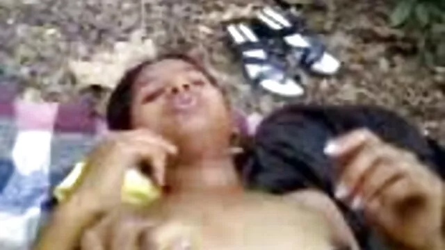 பிலிப்பைனா சூடாக இருக்கிறது, ஆனால் அது ஆங்கிலம் கல்லூரி செக்ஸ் பாவாடையாக மாறியது