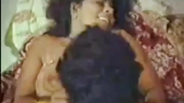 ச ஆங்கிலம் sex xxx ori ரி குராட்டா நாய்ஸ்டைலில் ஒரு லேபியா பரவுகிறது