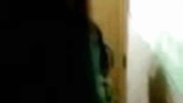 காதலன் தொடுதல் மாமியின் ஆங்கிலம் மை, கவர்ச்சி