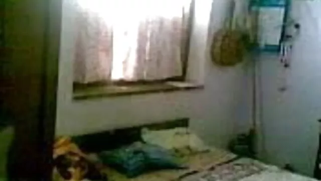 ஒயிட். மெண்டோசா கவர்ச்சி மாமியின் இந்தி, ஆங்கிலம்