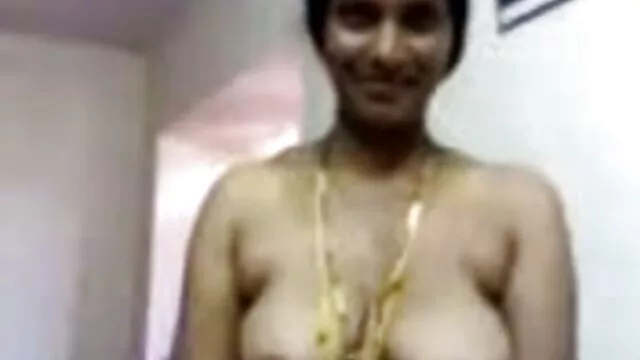 டெடெரெவ் விவகாரம் - செக்ஸ் மெயின் ஆங்கிலம் முதல் பிபிசியில் கவர்ச்சியான கெல்லி கடினமாக இருக்கிறார்