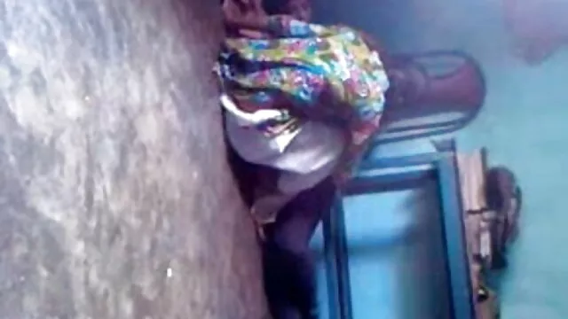 அமெச்சூர் டீன் ஏஜ் பெண் மூழ்கி கேமில் ஆங்கிலம் hot நீல படம்