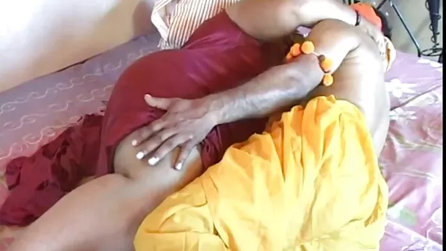க்ரீம்பி நேரம் திறந்த கவர்ச்சி ஆங்கிலம்