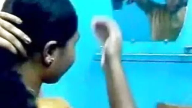 பொன்னிறம் தனது கருப்பு டிக் காணவில்லை நீல, கவர்ச்சி தமிழ் படம்